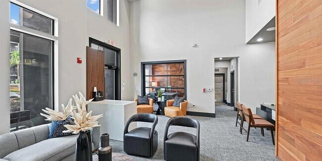 Building Photo - 776 N Orange Ave