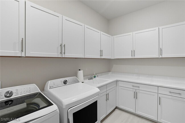 Building Photo - 15063 Longs Ln