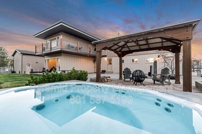 Building Photo - 10971 Cindy Cir