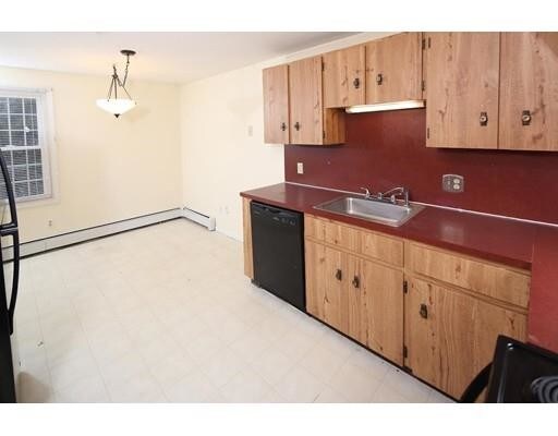 Building Photo - 261 Twin Lakes Dr