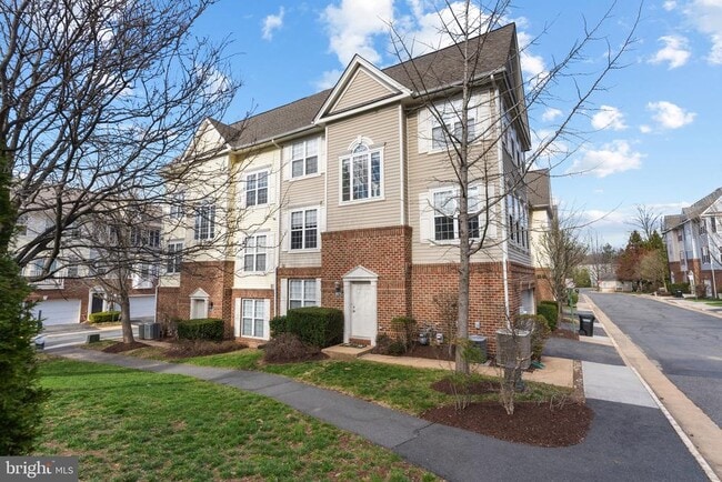 Building Photo - 8074 Nicosh Cir Ln