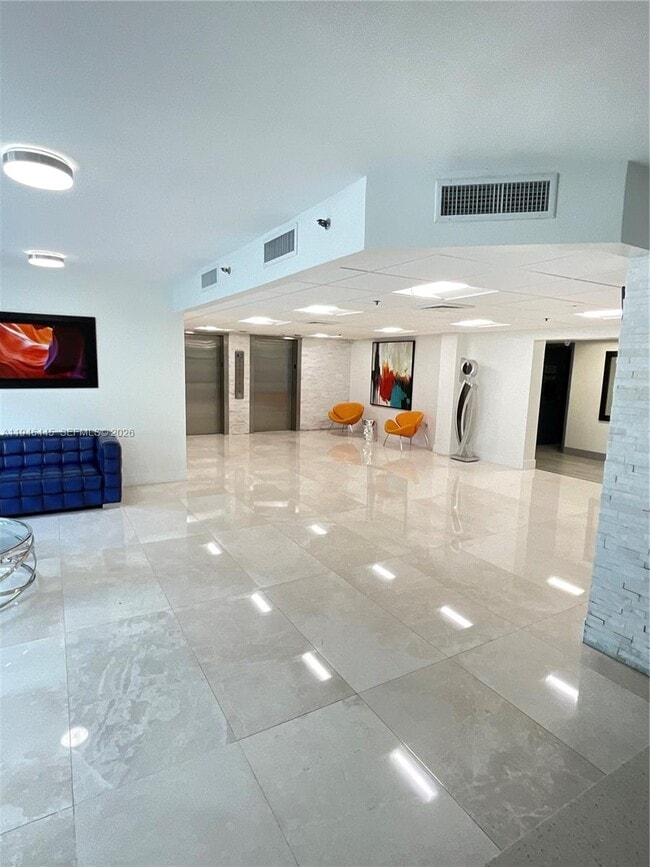 Building Photo - 919 Hillcrest Dr