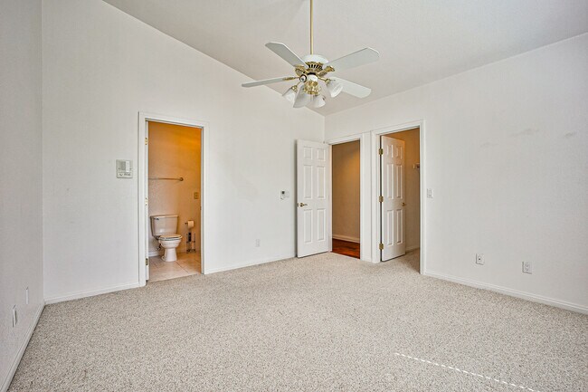 Building Photo - 6025 Egan Crest Dr