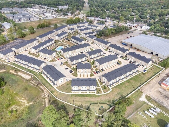 Building Photo - 12603 Telge Rd