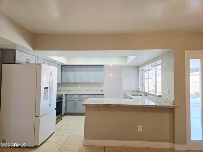 Building Photo - 5132 W Las Palmaritas Dr