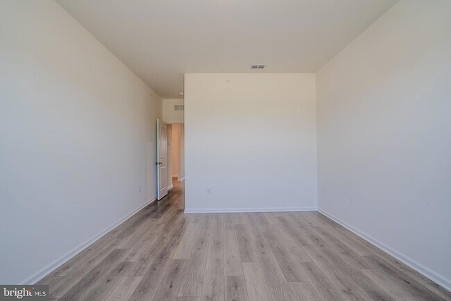 Building Photo - 3403 Jordan Dr