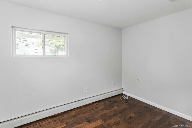 Building Photo - 27 Apollo Ln