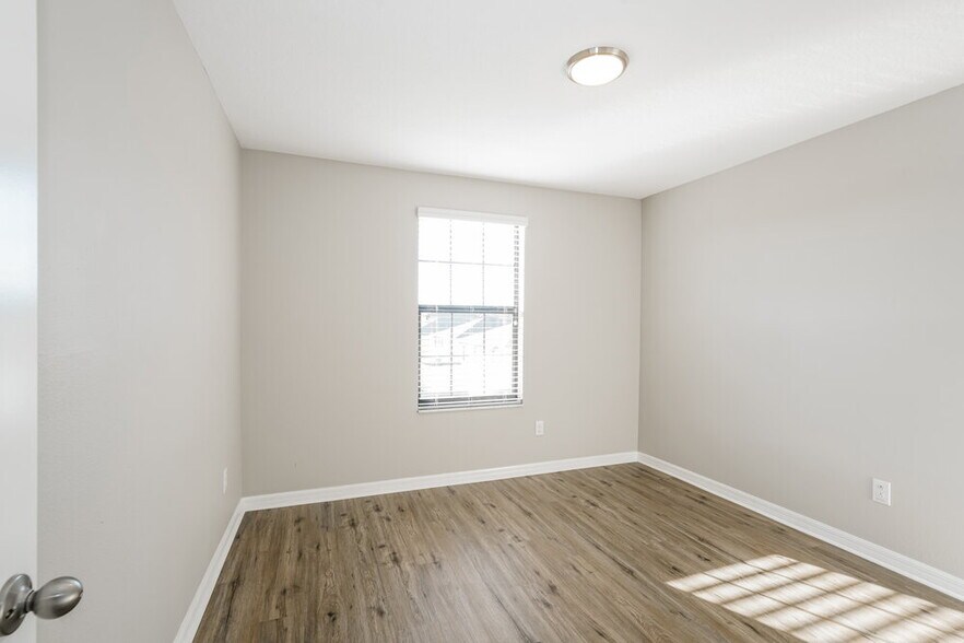 Building Photo - 3083 Kresterbrooke Ln