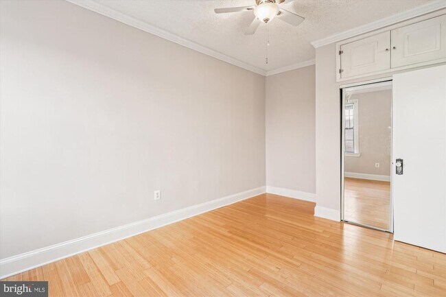 Building Photo - 1401 Columbia Rd NW