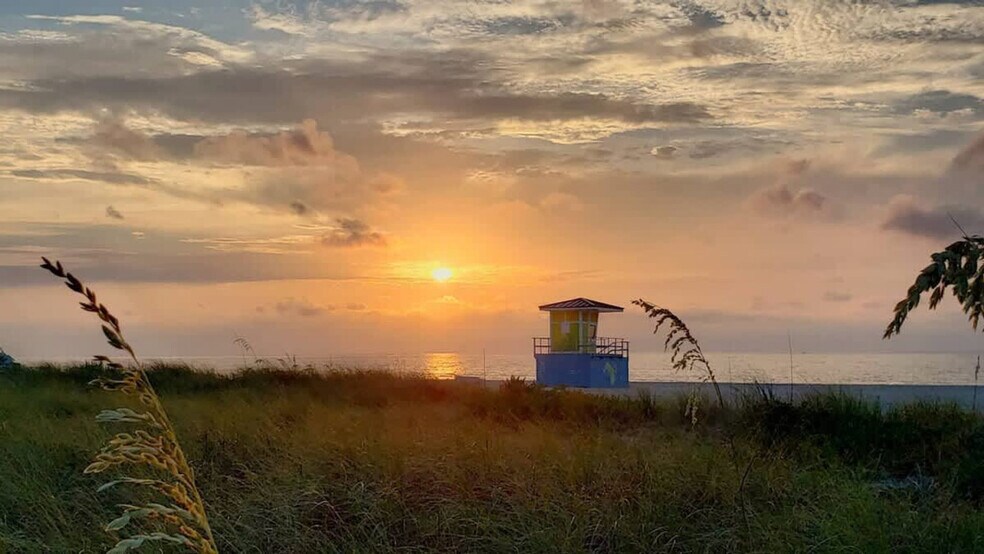 Building Photo - 3215 NE 7th St