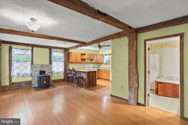 Building Photo - 555 McGlaughlin Rd