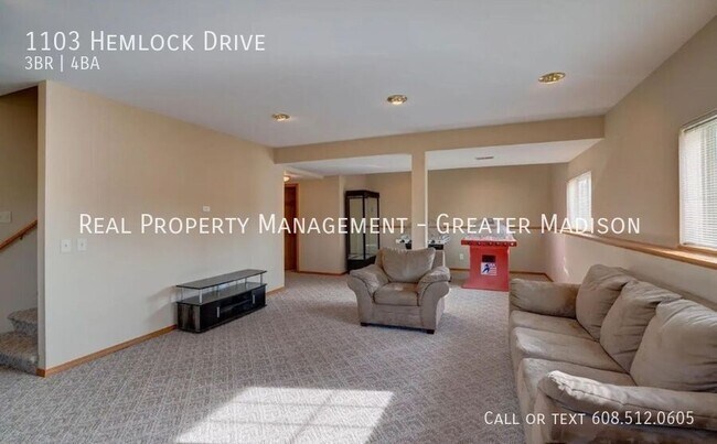 Building Photo - 1103 Hemlock Dr