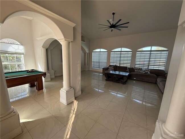 Building Photo - 16 El Jardin St