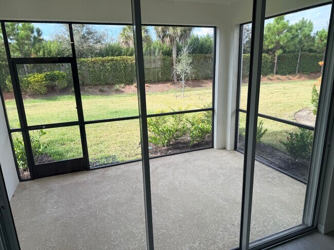 Building Photo - 15077 Shady Palms Ln