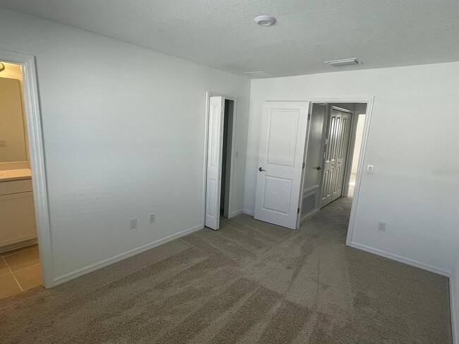 Building Photo - 6330 Fairmont Ln