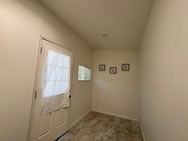 Building Photo - 2469 S Rogers Ln