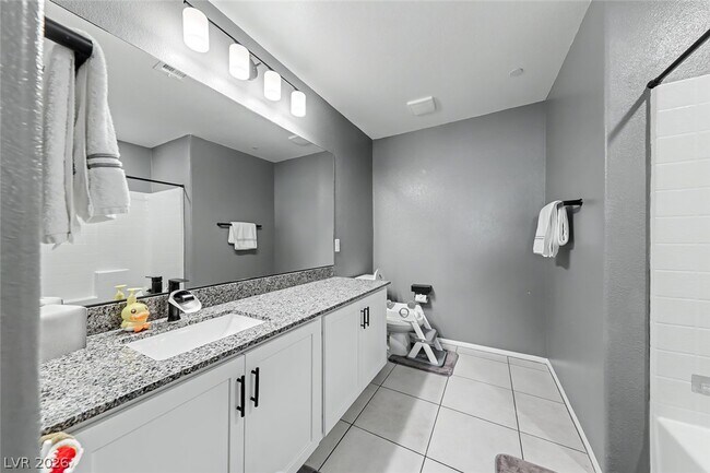 Building Photo - 10634 Sariah Skye Ave