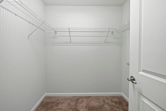 Building Photo - Like A Brand New 3 Bedroom Townhome in the...