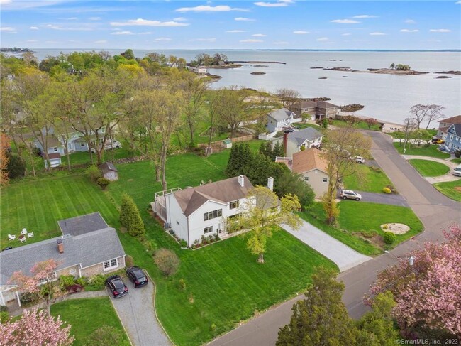 Building Photo - 80 Soundview Dr