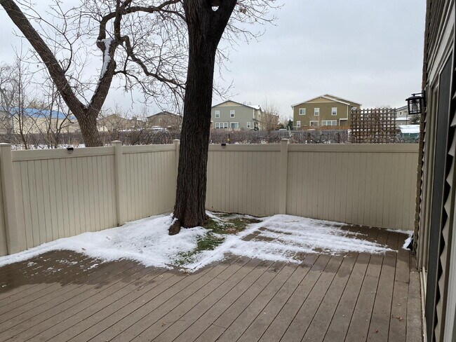 Building Photo - "Charming 2-Bed Townhouse Retreat in Denver – Spacious 1,240 Sq Ft with 1.5 Baths!"