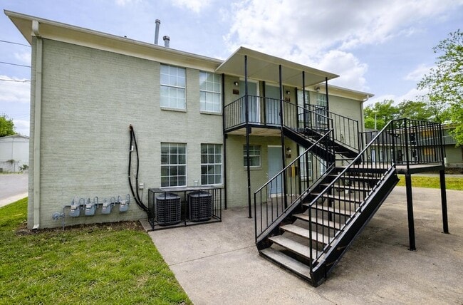 Building Photo - 3449 Southern Ave