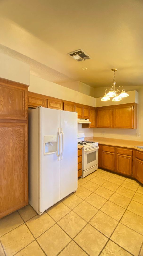 Building Photo - 6424 W Dearborn Ct