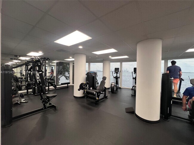 Building Photo - 770 Claughton Island Dr