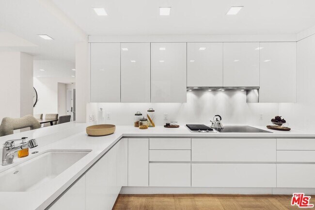 Building Photo - 110 Ocean Park Blvd