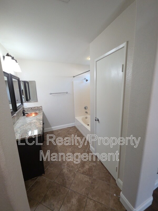 Building Photo - 25025 Clover Creek Ln
