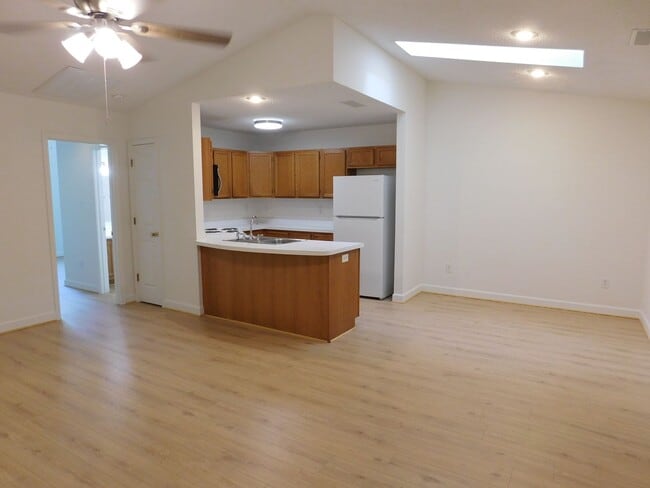 Building Photo - 208 Tobiano Dr