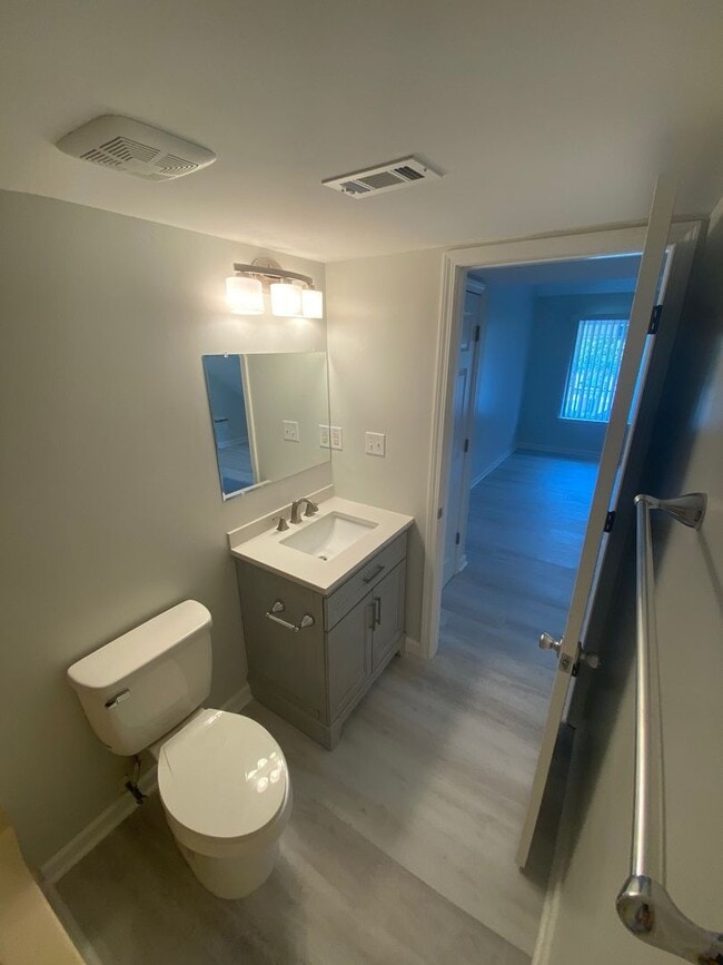 Building Photo - 307 Wilson Ave