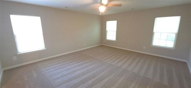 Building Photo - 3425 Fernview Dr