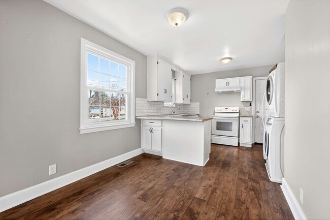 Building Photo - Newly Renovated Single-Family Home!