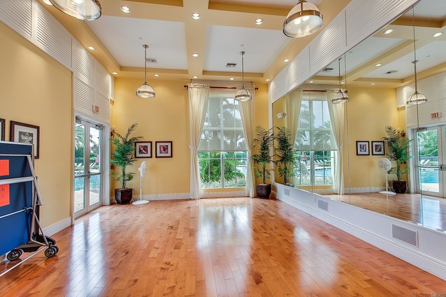 Building Photo - 11461 SW Waldorf Ct