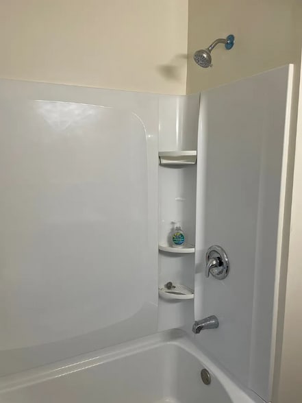 Building Photo - 1022 N Menard Ave