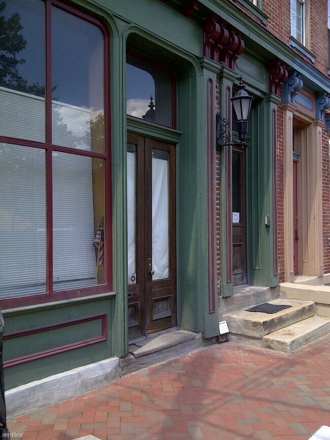 Building Photo - 820 Western Ave
