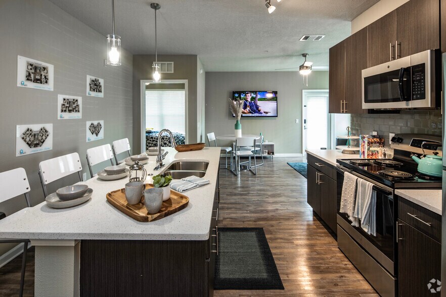 IQ Luxury 12708 Bruce B Downs Blvd Tampa FL 33612 Apartment Finder