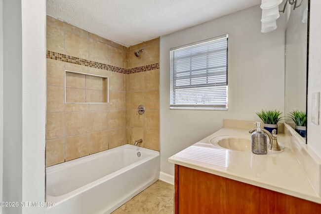 Building Photo - 11321 Deep Ln