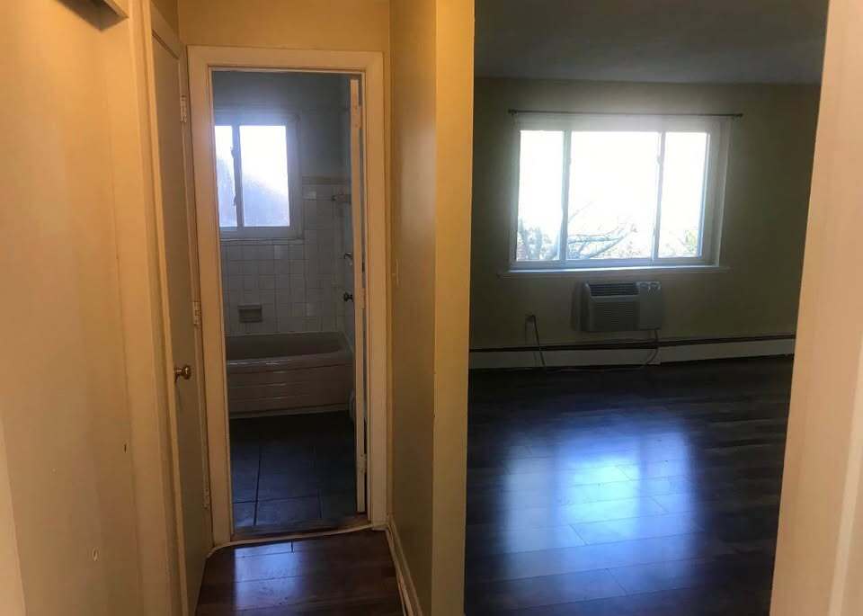 Building Photo - 8 Bryon Rd