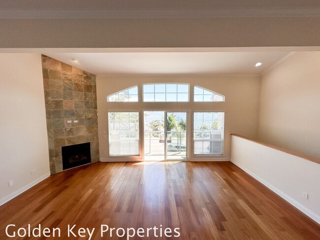 Building Photo - Beautiful Tri-Level Condo in The Bluffs at Carlsbad with Lagoon Views!!