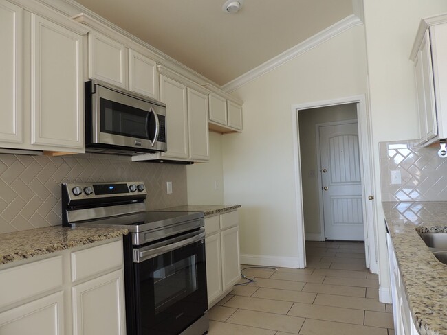 Building Photo - 9912 Agave Ave