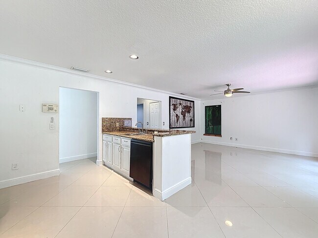 Building Photo - 375 NW 48th Ave