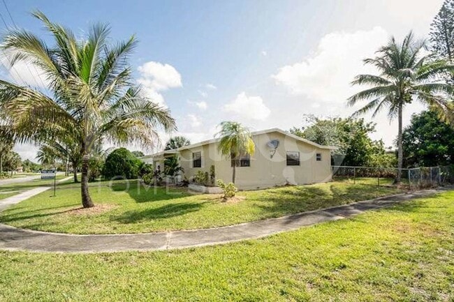 Building Photo - 2100 NW 74th Ave