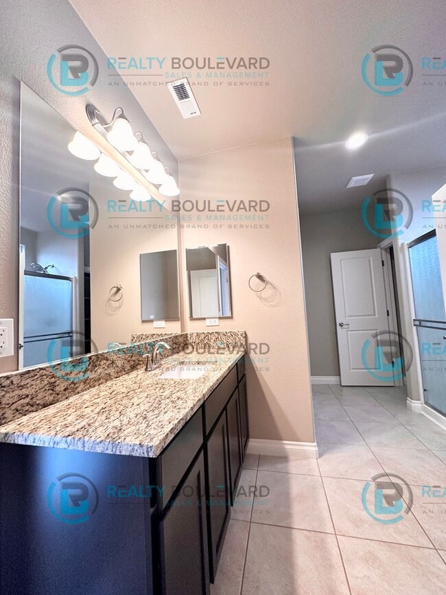 Building Photo - Beautiful 3 Bedroom located in Cold Springs!