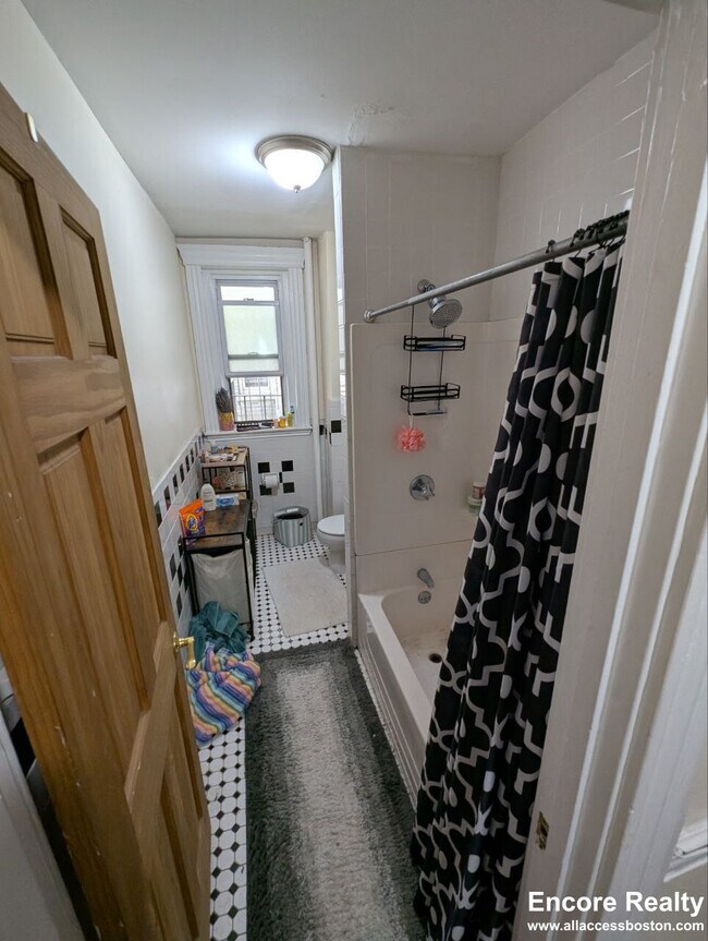 Building Photo - 364 Riverway