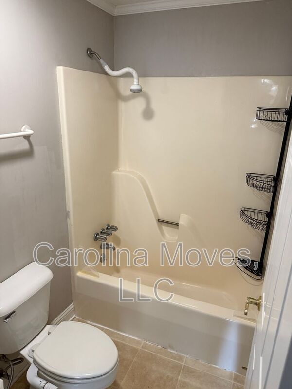 Building Photo - 204 Brushy Meadows Dr