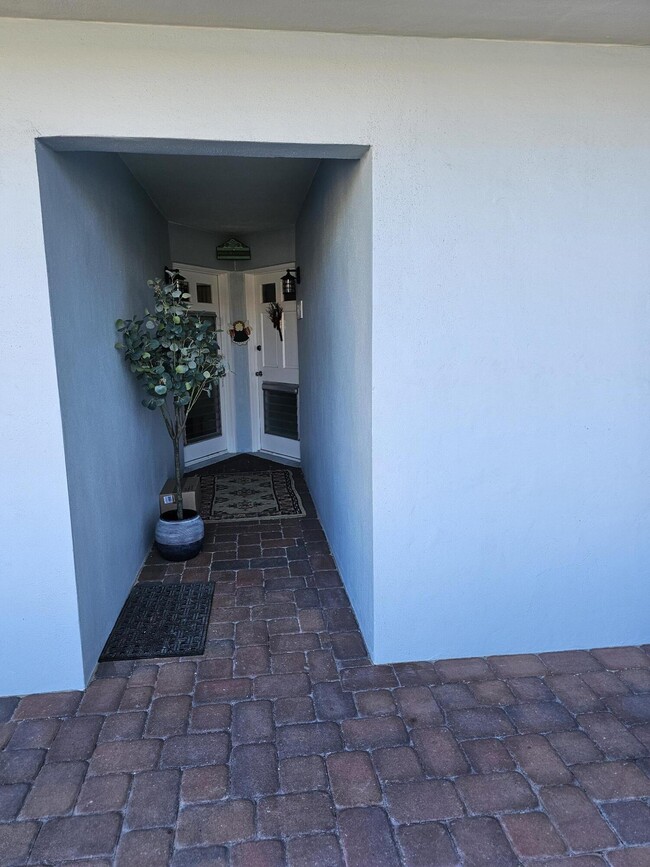 Building Photo - 120 Lehane Terrace