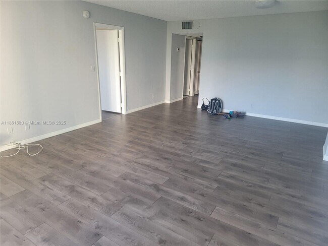 Building Photo - 3800 S Ocean Dr