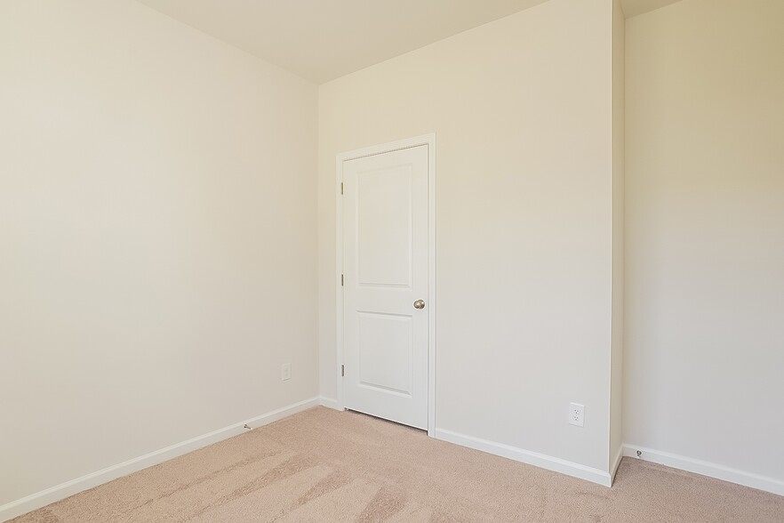 Building Photo - 732 Courtland Dr