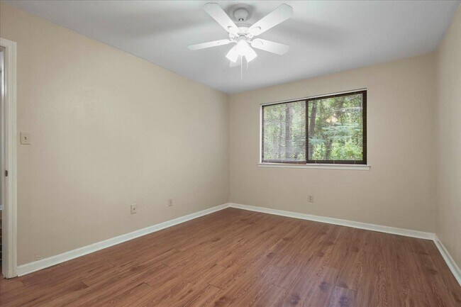 Building Photo - 3208 Ginger Dr